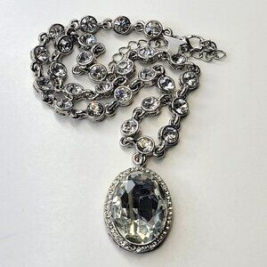 Oval Crystal Fashion Pendant Necklace